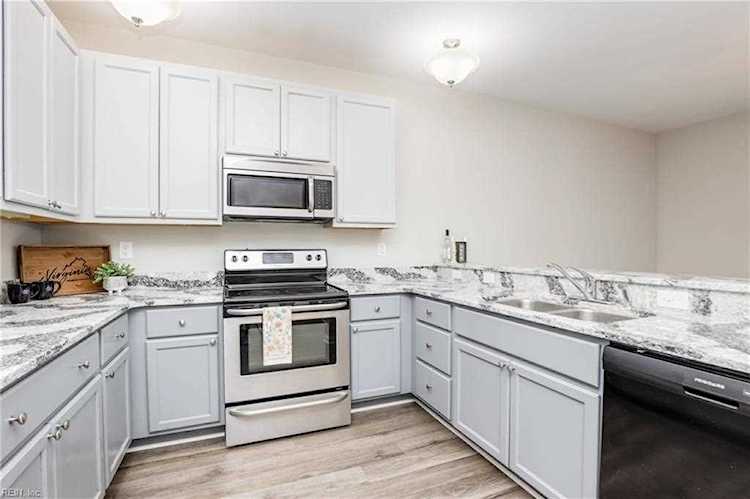 2652 Leytonstone Dr Chesapeake, VA 23321