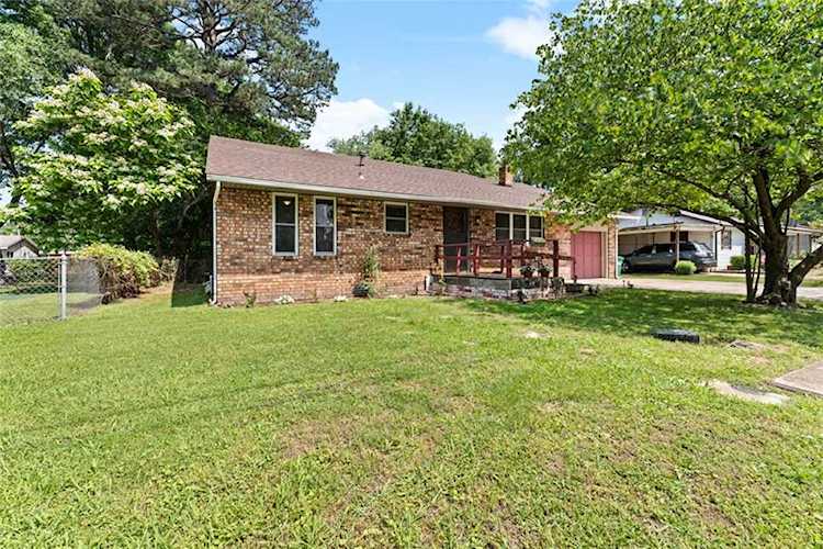 703 Sherman St Springdale, AR 72764