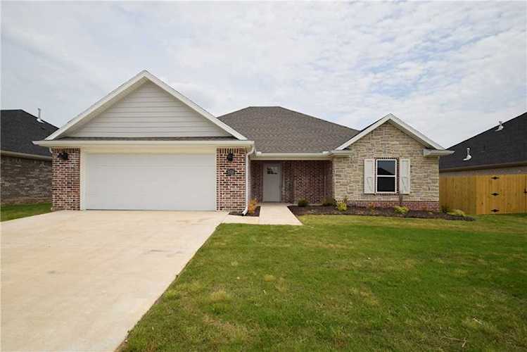 1026 Arden Tontitown, AR 72762