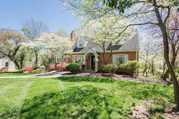 3310 Woodland Roanoke, VA 24015