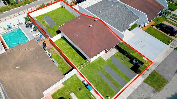 4300 SW 69th Ave #- Miami, FL 33155