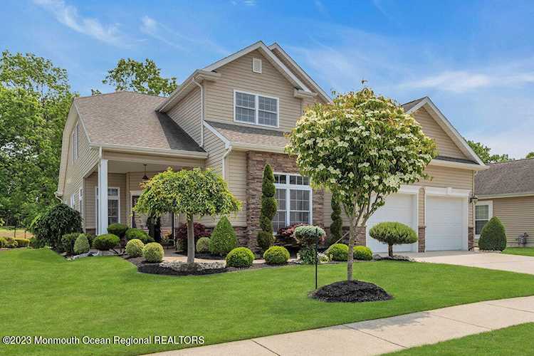 25 Merion Ln Jackson, NJ 08527