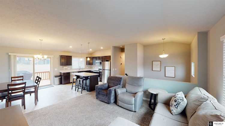 8518 King St Omaha, NE 68122