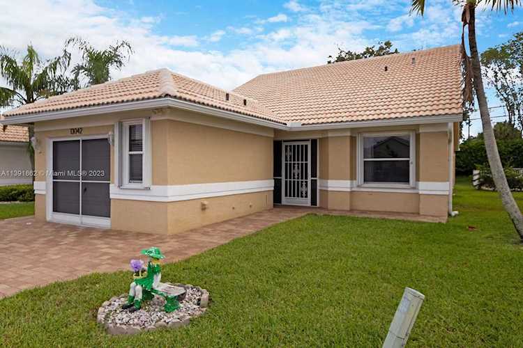 13042 Hampton Lakes Cir Boynton Beach, FL 33436