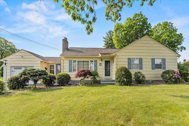 15 Bucknell St Ludlow, MA 01056