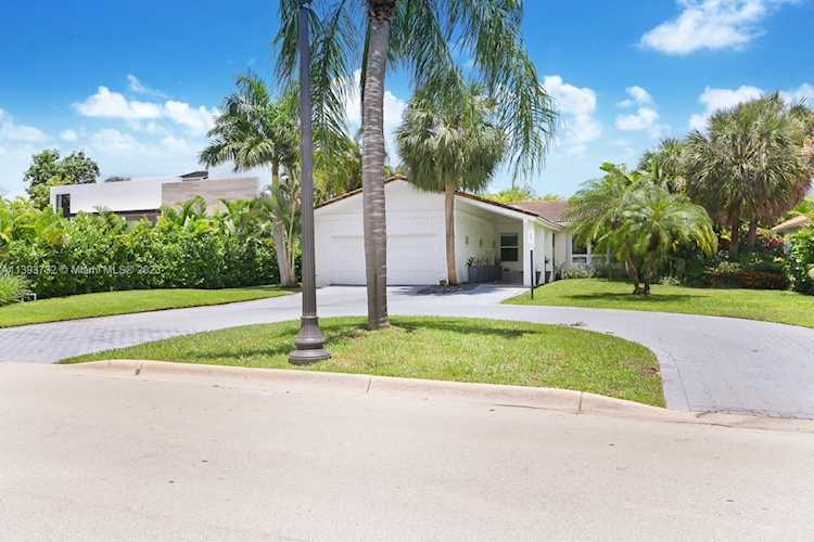185 Golden Beach Dr Golden Beach, FL 33160