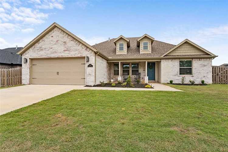 1921 Sunrise Circle Centerton, AR 72719