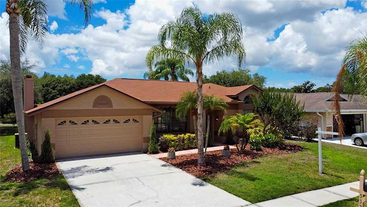 532 Waterford CIRCLE W Tarpon Springs, FL 34688