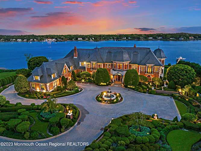 15 Sailors Way Red Bank, NJ 07701