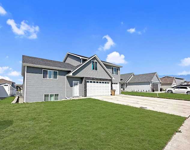 49 NE Mulberry Loop Minot, ND 58703