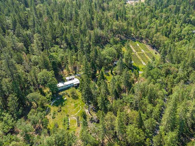 1725 Southside Rd Grants Pass, OR 97527