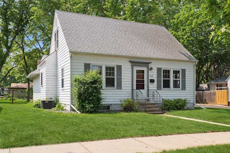 826 Holmes Street S Shakopee, MN 55379
