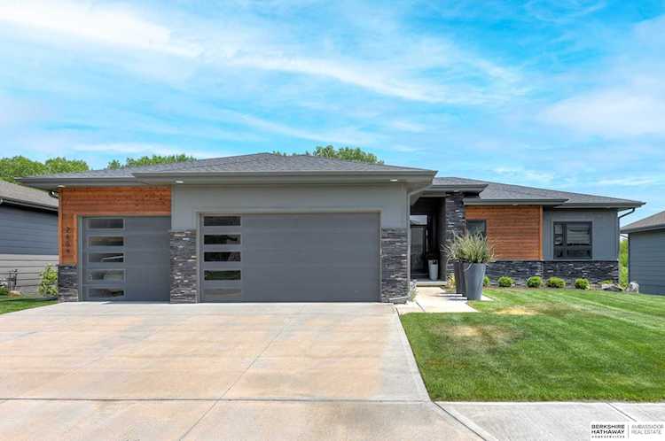 2609 N 184 St Omaha, NE 68022