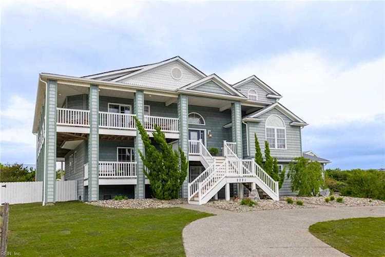 2221 Sandfiddler Rd Virginia Beach, VA 23456