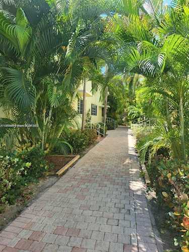340 84th St #2 Miami Beach, FL 33141