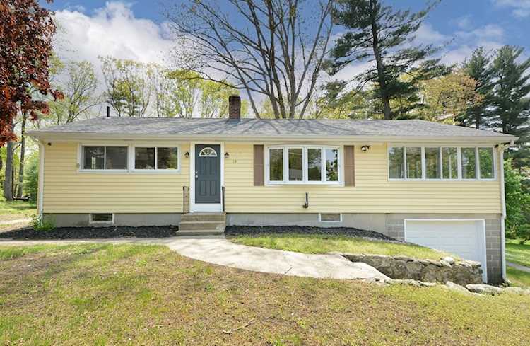 19 Ross St Clinton, MA 01510