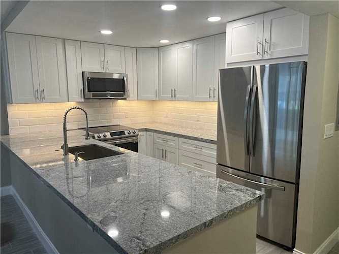 800 SE 20th Ave #305 Deerfield Beach, FL 33441