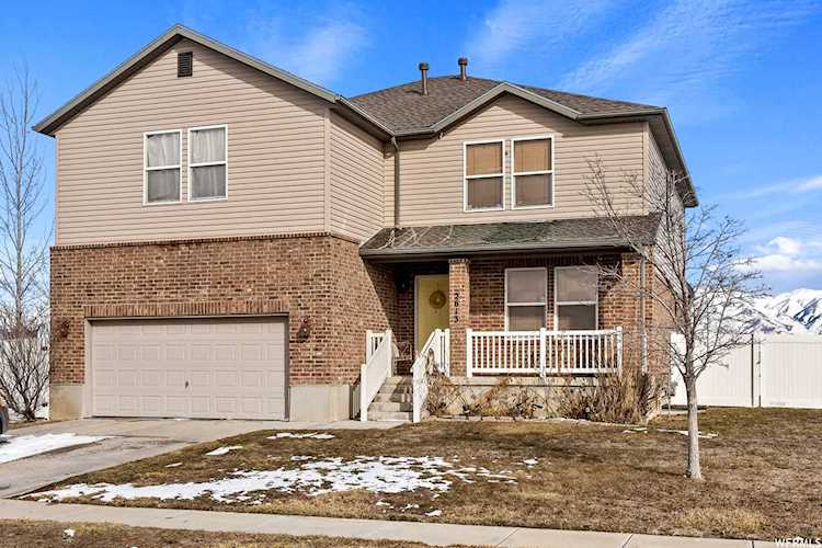 2613 S Doral W Syracuse, UT 84075
