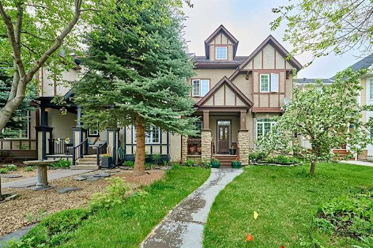 2 Somme Mews SW Calgary, AB T2T6L8