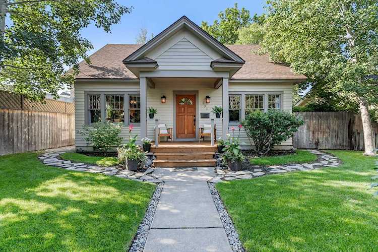 131 NW Florida Ave Bend, OR 97703