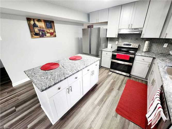 521 Great Park Dr Newport News, VA 23608