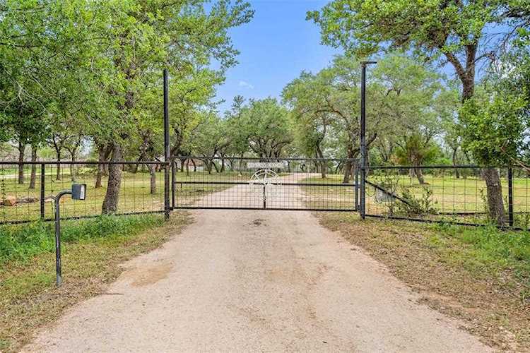 1703 N Us Hwy 281 Johnson City, TX 78636