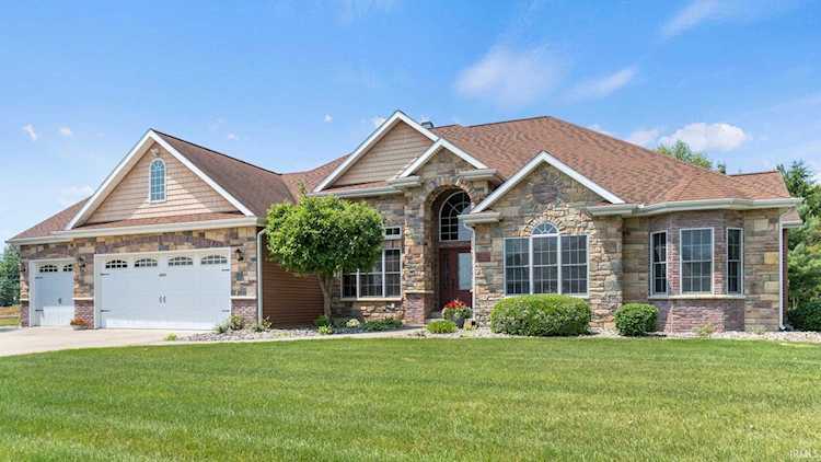 1221 E Dresdin Drive Warsaw, IN 46580