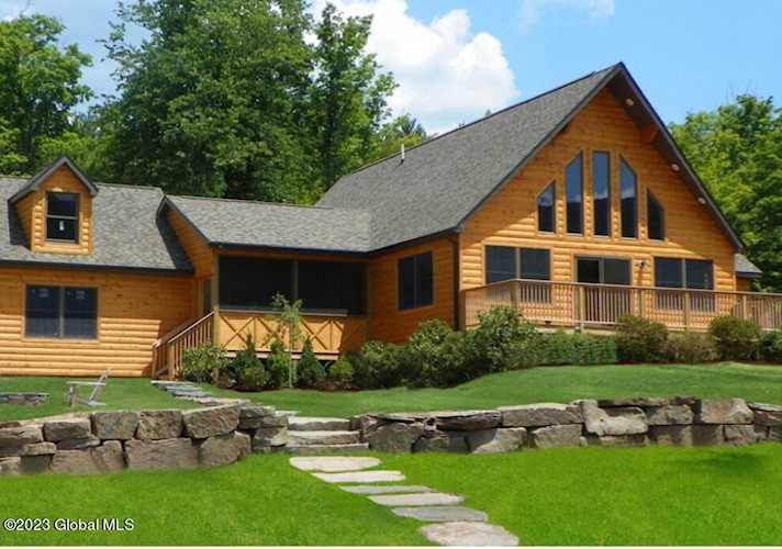 5 Rustic Way Wynantskill, NY 12198