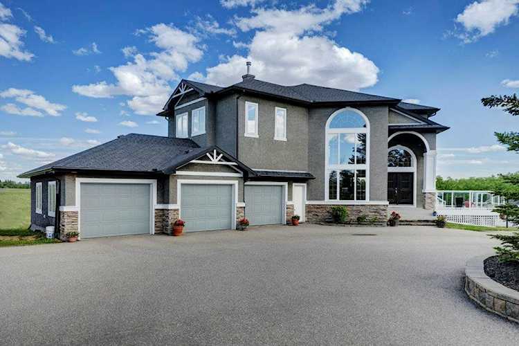 82 Campbell Dr Rural Rocky View County, AB T3L 2P5