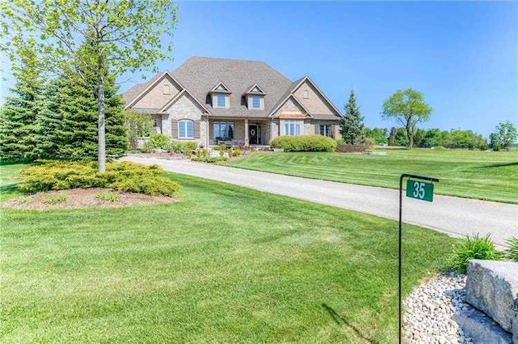 35 E Old Ruby Ln Puslinch, ON N0B 2J0