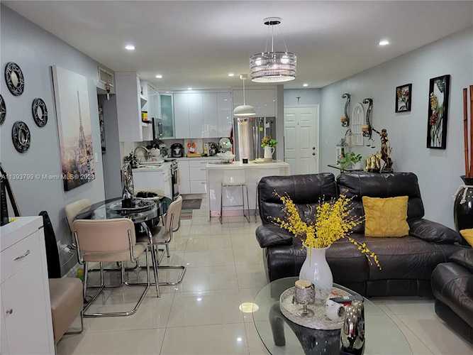440 E 23rd St #1302 Hialeah, FL 33013