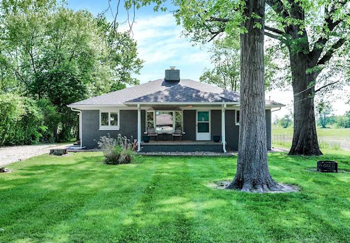 2461 S Bolton Ave Indianapolis, IN 46203 | MLS 21923278 Photo 1