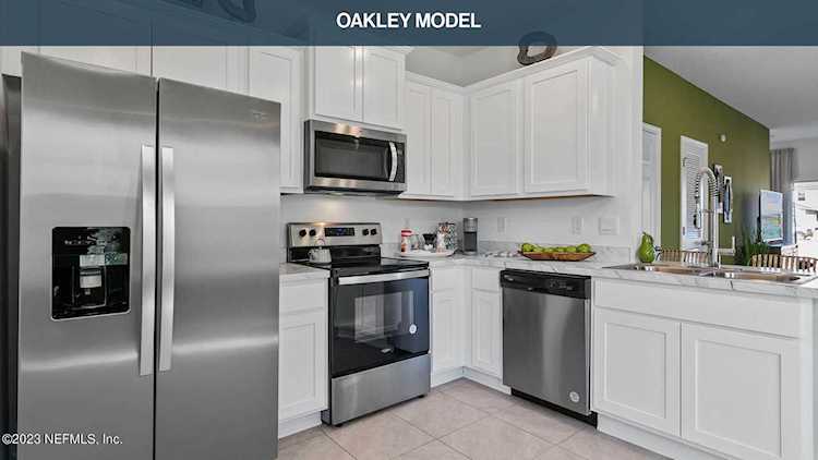 9067 Gifford DR Jacksonville, FL 32043
