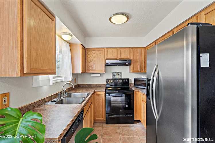 6341 Newt Dr Anchorage, AK 99507
