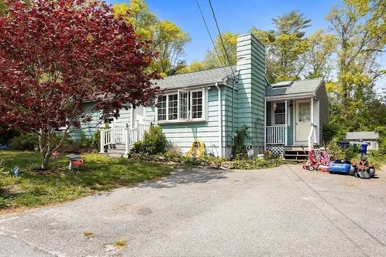 14 Tower Cir Bourne, MA 02532