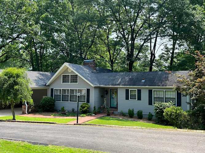 903 Glenview Cir Jasper, AL 35501