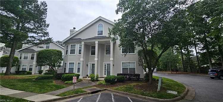 561 Seahorse Run Chesapeake, VA 23322