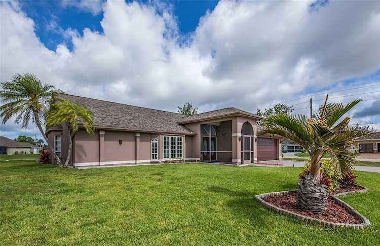 1 Sportsman Rd Rotonda West, FL 33947