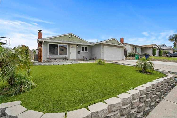 10111 White Pine Ln Santee, CA 92071