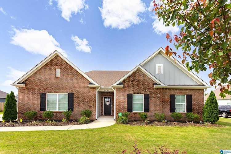 1444 Mountain Laurel Lane Moody, AL 35004