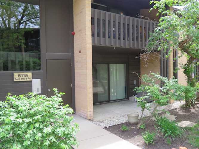 6115 Knoll Wood Rd #102 Willowbrook, IL 60527