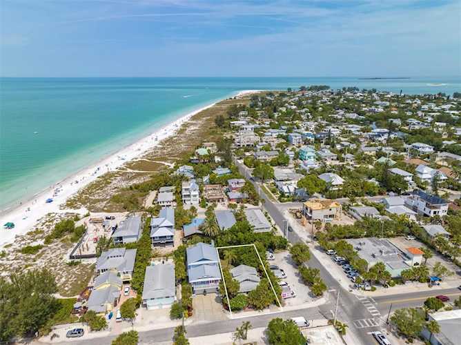 112 Pine Ave Anna Maria, FL 34216