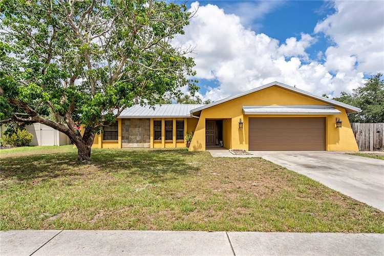 5800 Countrywood Dr Sarasota, FL 34232