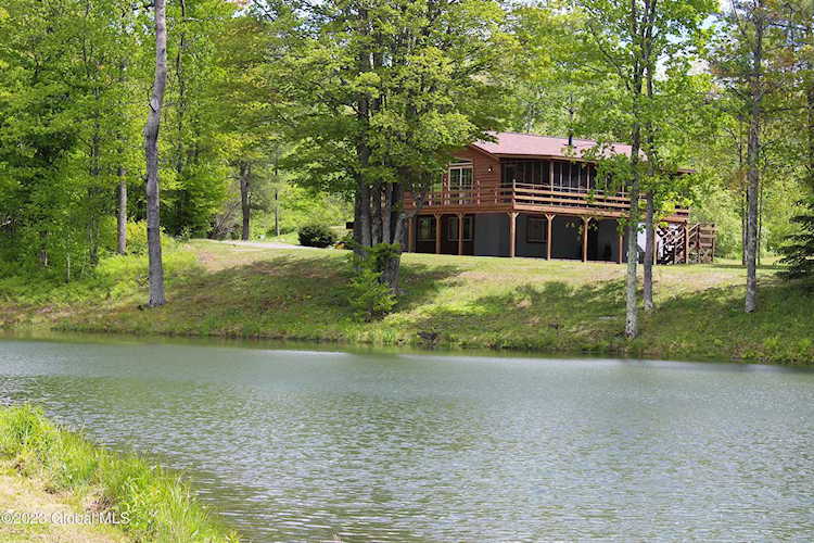 25 Filkins Hill Rd East Berne, NY 12059