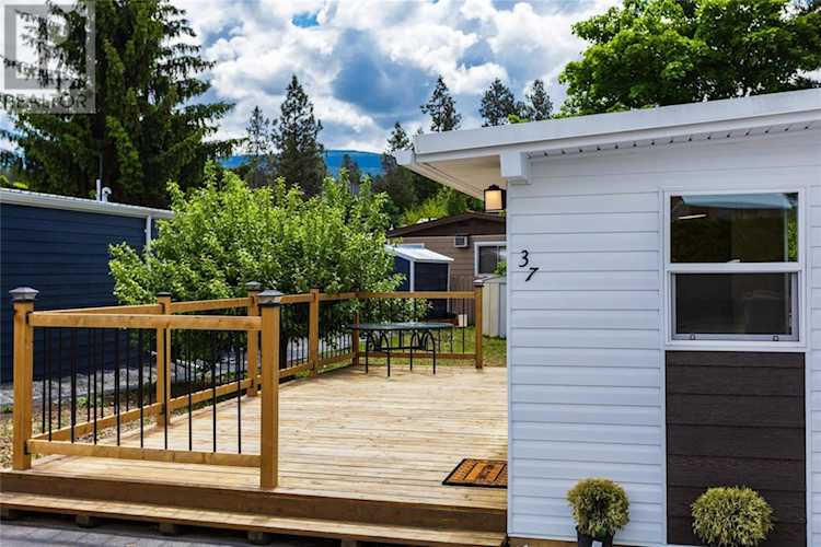 3535 Mcculloch Road Kelowna, BC V1W4R8