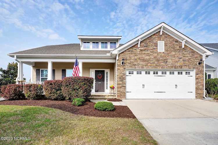 205 W Azalea Drive Holly Ridge, NC 28445