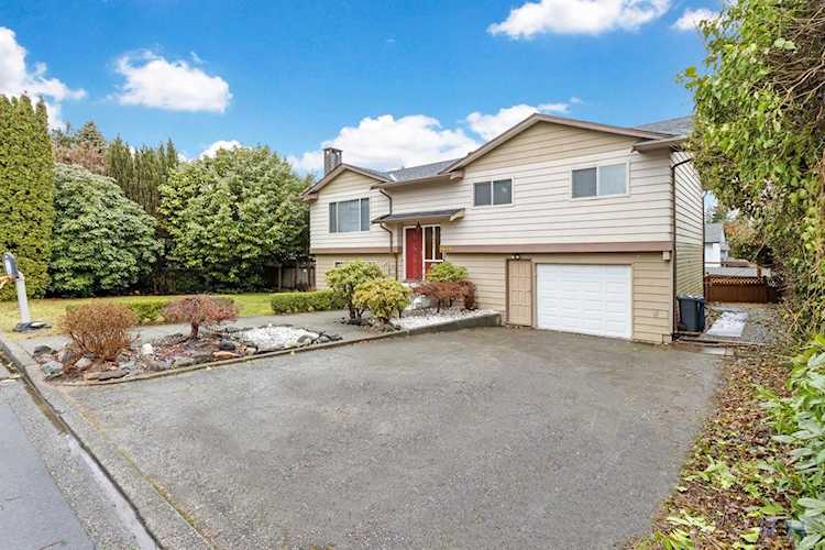 21691 Manor Avenue Maple Ridge, BC V2X 7L7