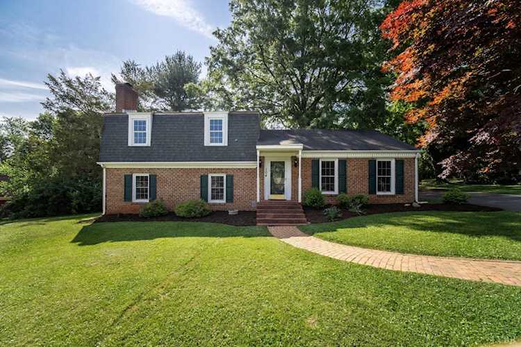 104 Warwick Place Forest, VA 24551