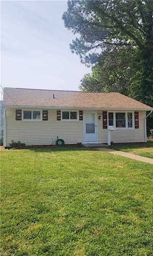 2006 Whitman Place Hampton, VA 23663