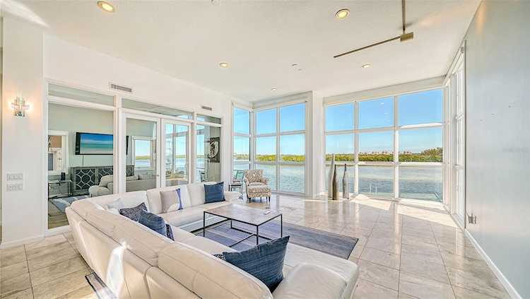 9137 Midnight Pass Rd Sarasota, FL 34242
